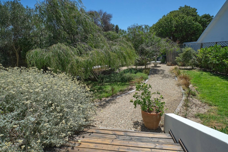5 Bedroom Property for Sale in Flamingo Vlei Western Cape